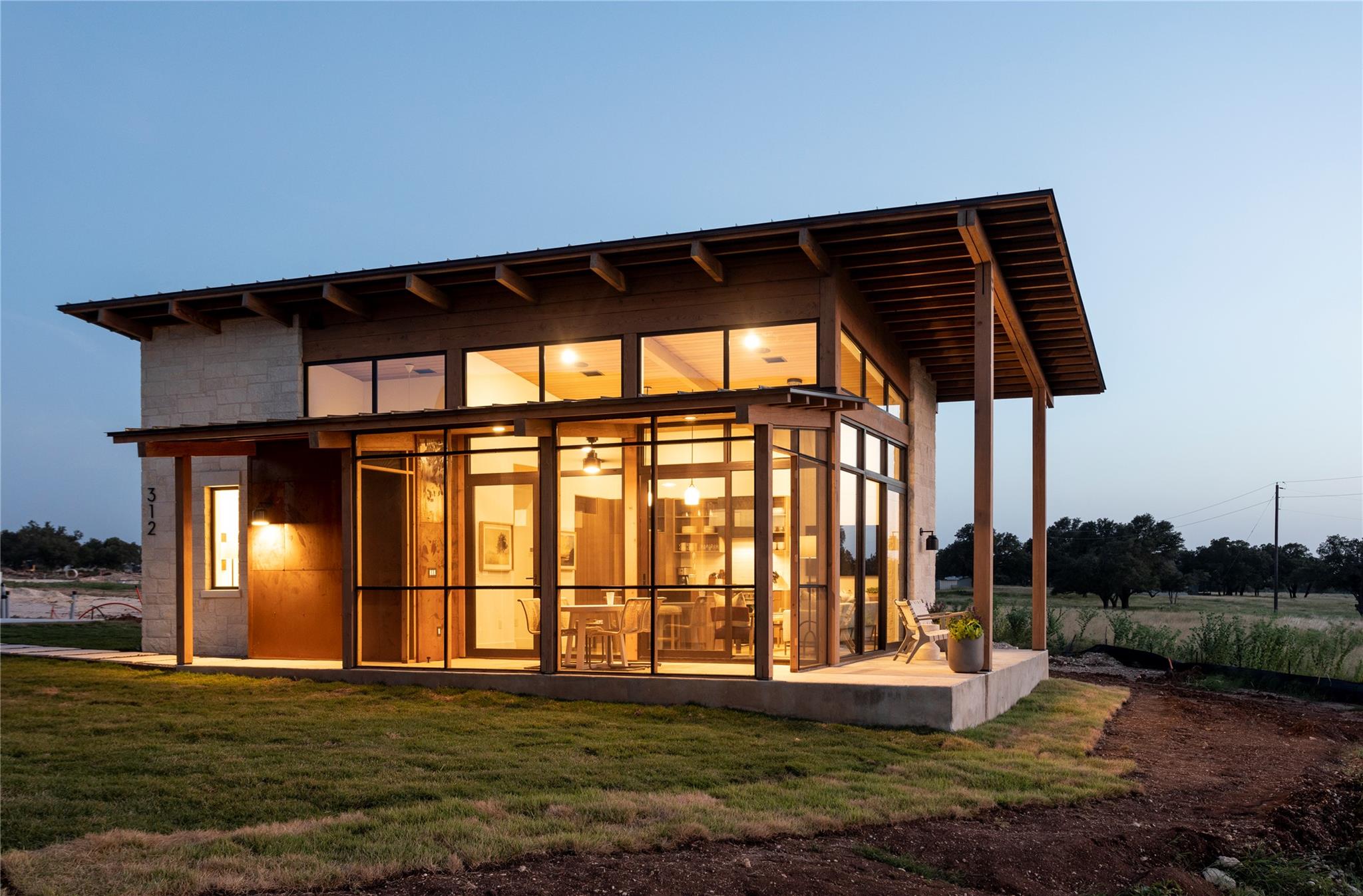 9361 W Us Highway 290 117