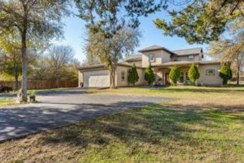 A home in Del Valle