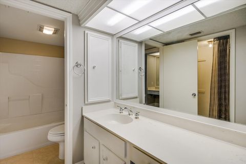 Tiny photo for 115 World Of Tennis SQ, Lakeway, TX 78738 (MLS # 4136133)