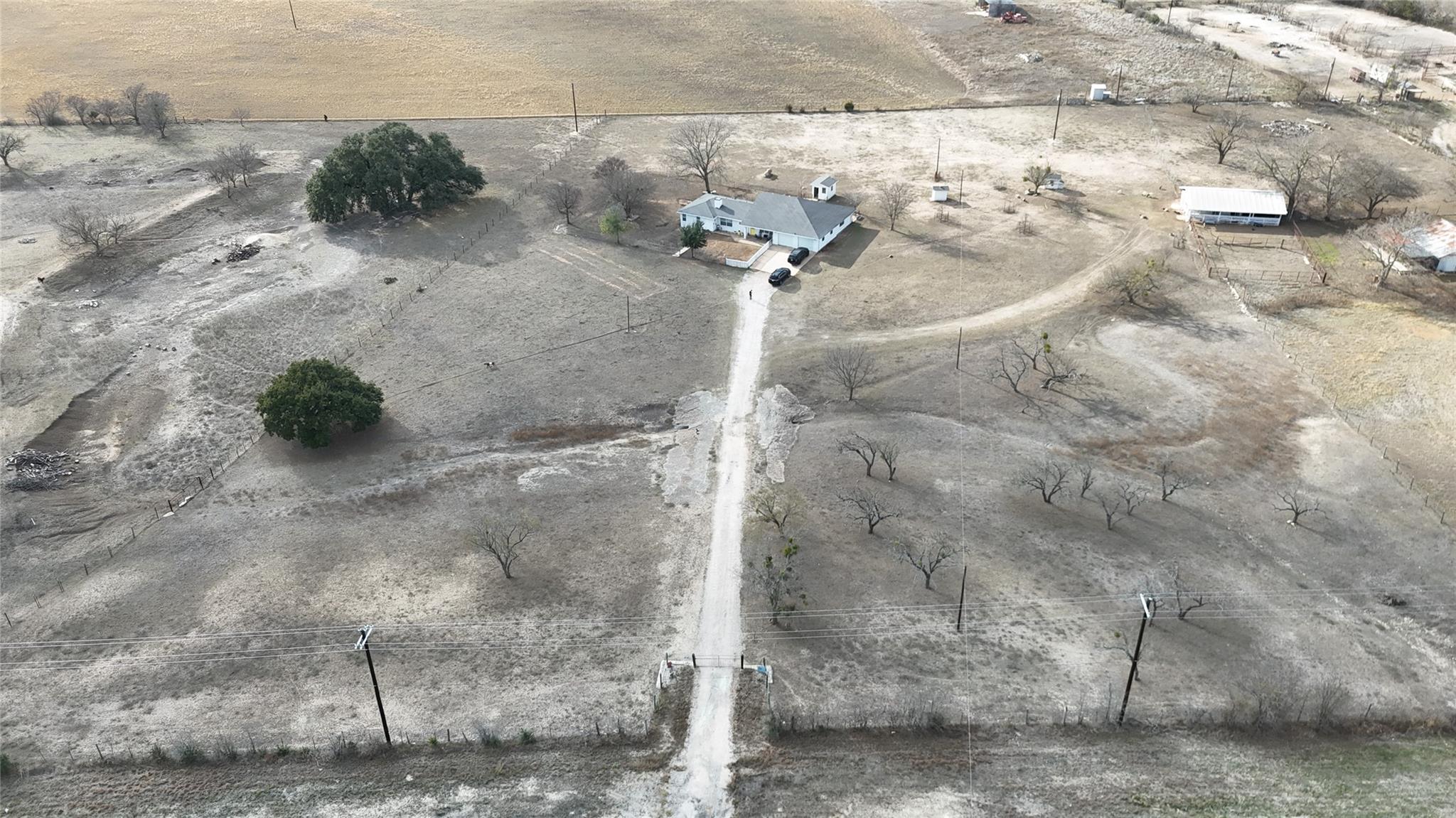 3022 N US Highway 281