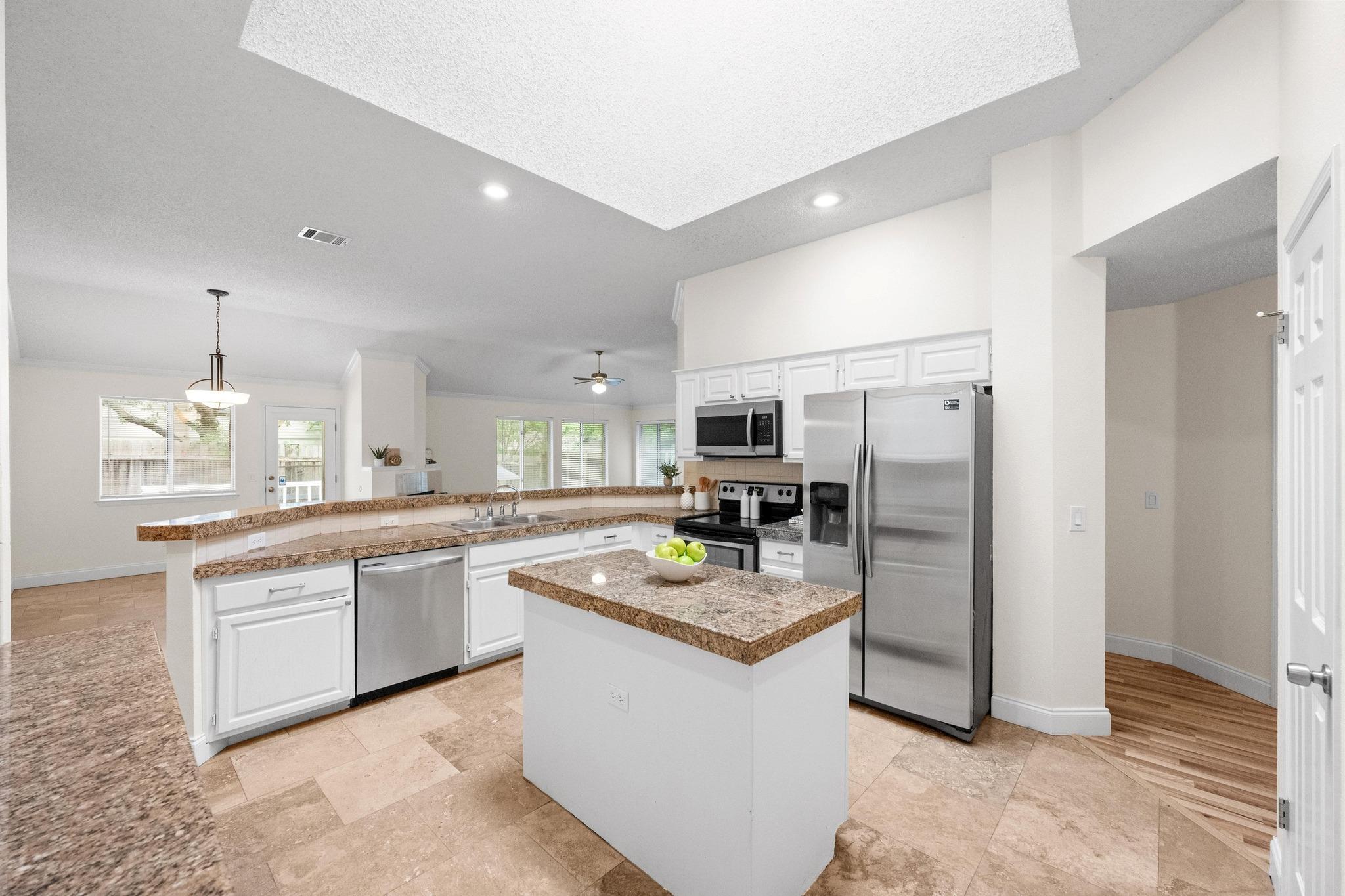 10803 Redgate LN