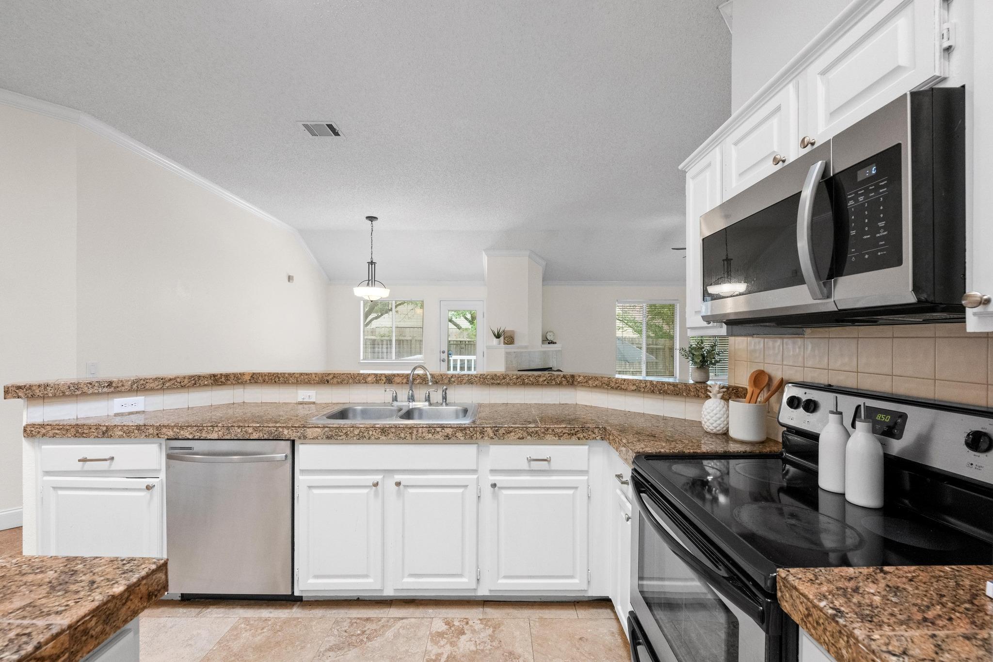 10803 Redgate LN