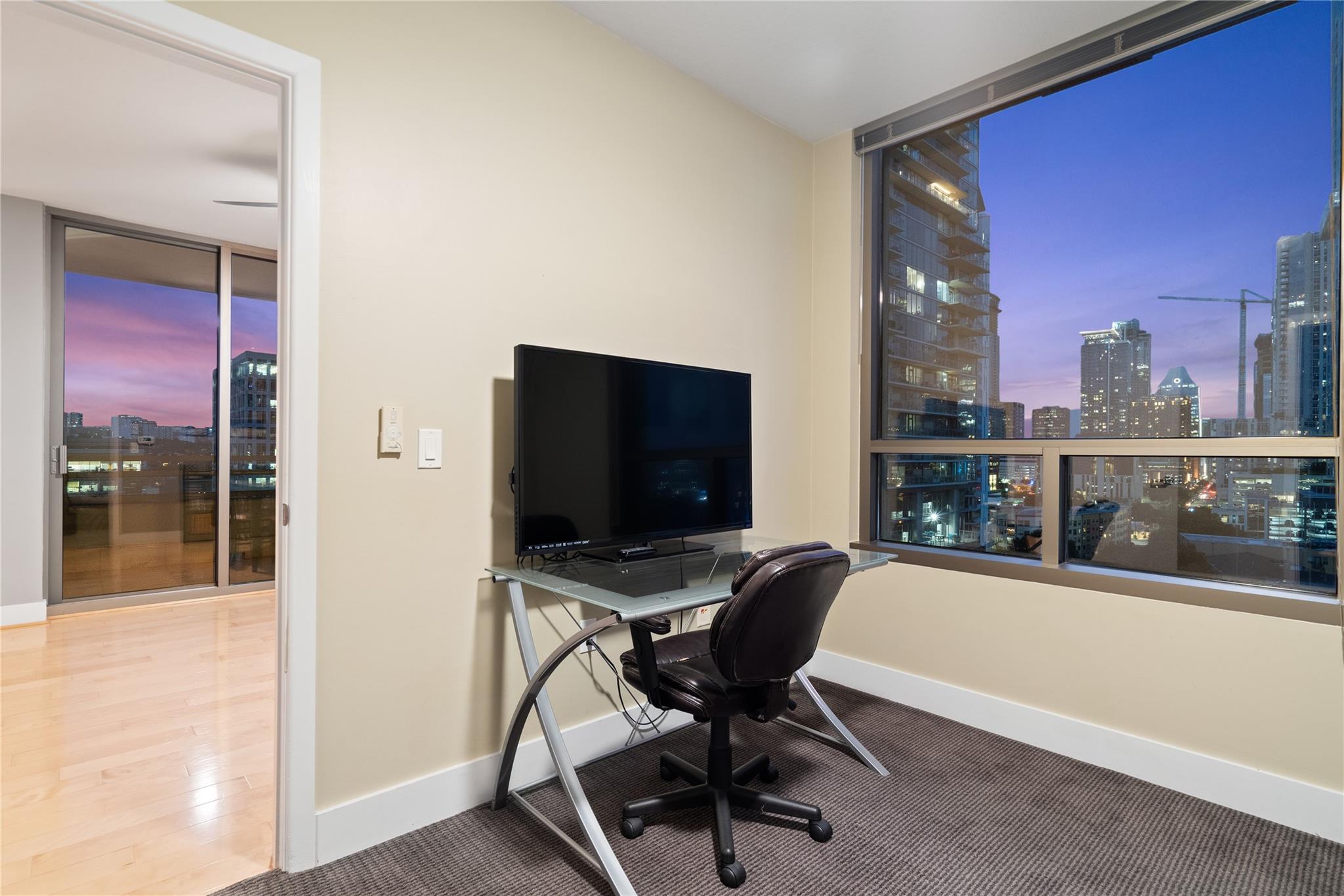 300 Bowie ST 1301