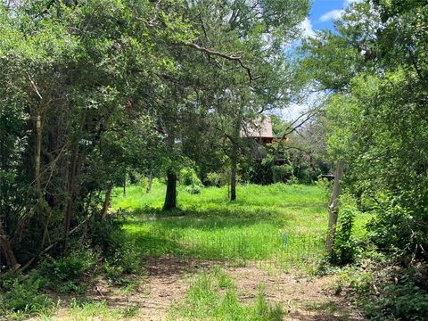 693 Saint Mary's RD Rosanky TX 78953