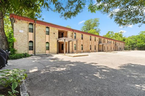 Photo of 407 E 45th ST #111, Austin, TX 78751 (MLS # 2665473)