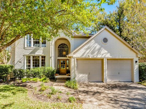 Photo of 10032 Scull Creek DR, Austin, TX 78730 (MLS # 9506570) Photo of 10032 Scull Creek DR, Austin, TX 78730 (MLS # 9506570)