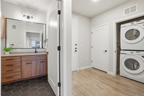 Tiny photo for 4510 Terry-O LN #302, Austin, TX 78745 (MLS # 1699910)