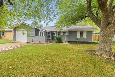 Tiny photo for 8307 Stillwood LN, Austin, TX 78757 (MLS # 5093752)