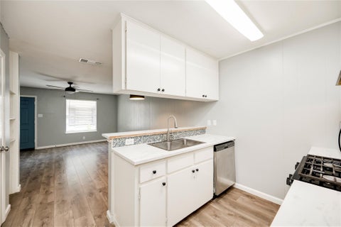 Photo of 838 N Meadows DR, Austin, TX 78758 (MLS # 5079021)