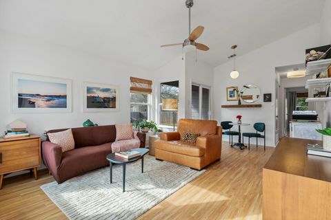 Photo of 2706 Holly Springs CT, Austin, TX 78748 (MLS # 1611902)