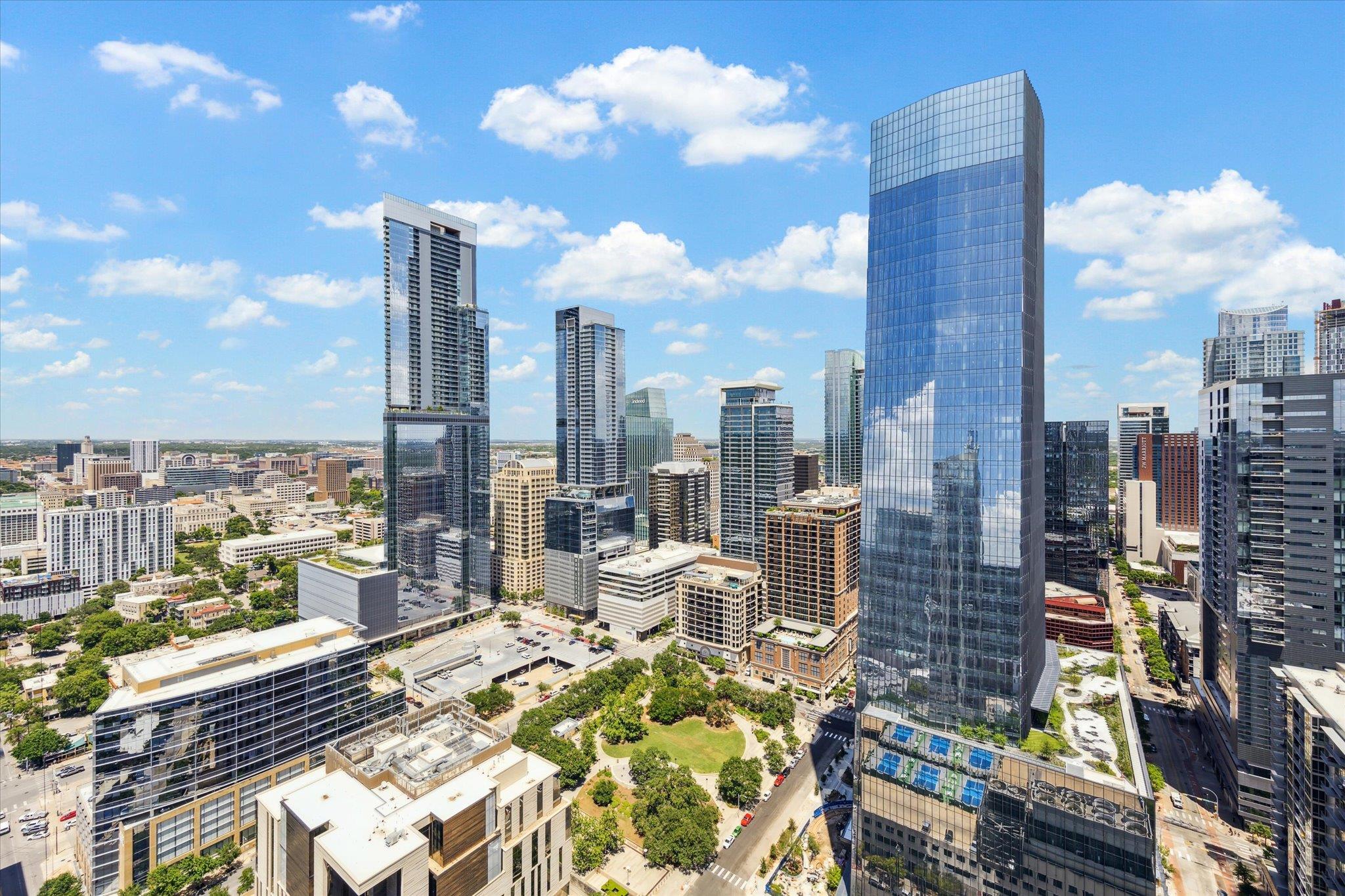 360 Nueces ST 3903