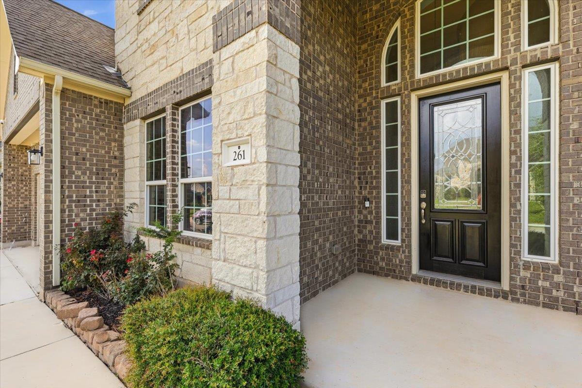 261 Ashleaf DR