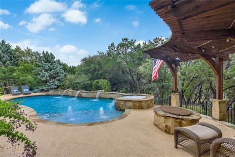 Tiny photo for 17408 Regatta View DR, Jonestown, TX 78645 (MLS # 7661813)
