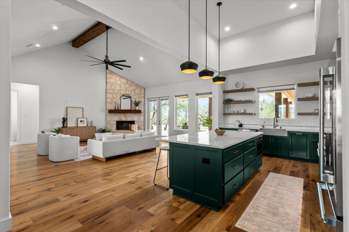 901 E Flying Owl DR