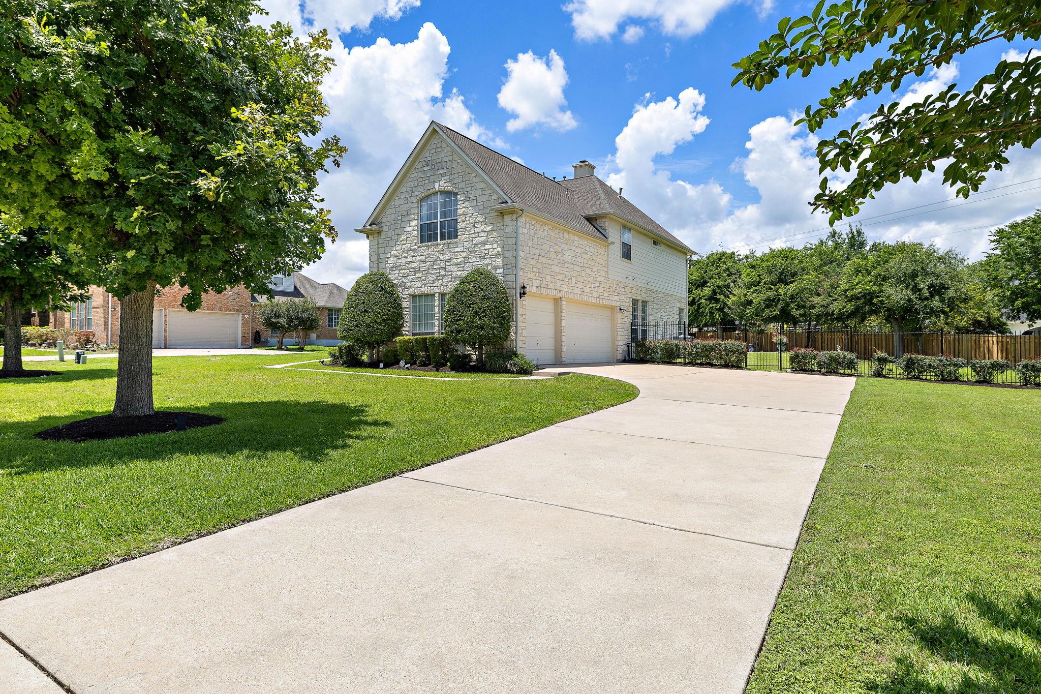 3818 Forest Creek DR