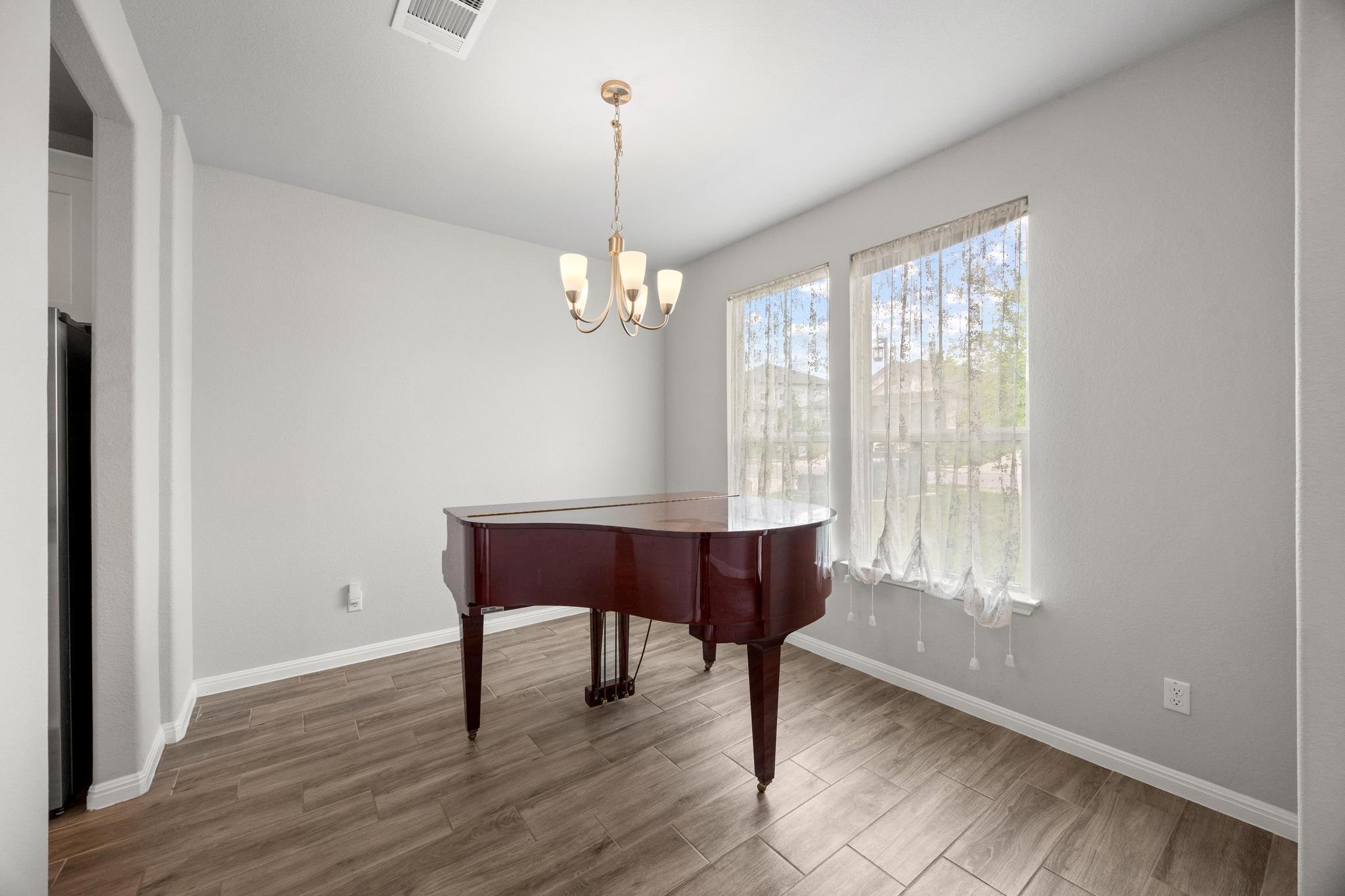 257 Falling Star LN