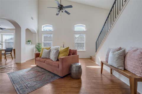Photo of 11110 Jim Thorpe LN, Austin, TX 78748 (MLS # 8121707)