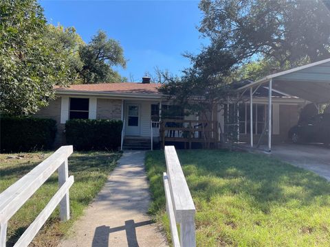 1304 W Avenue B Lampasas TX 76550