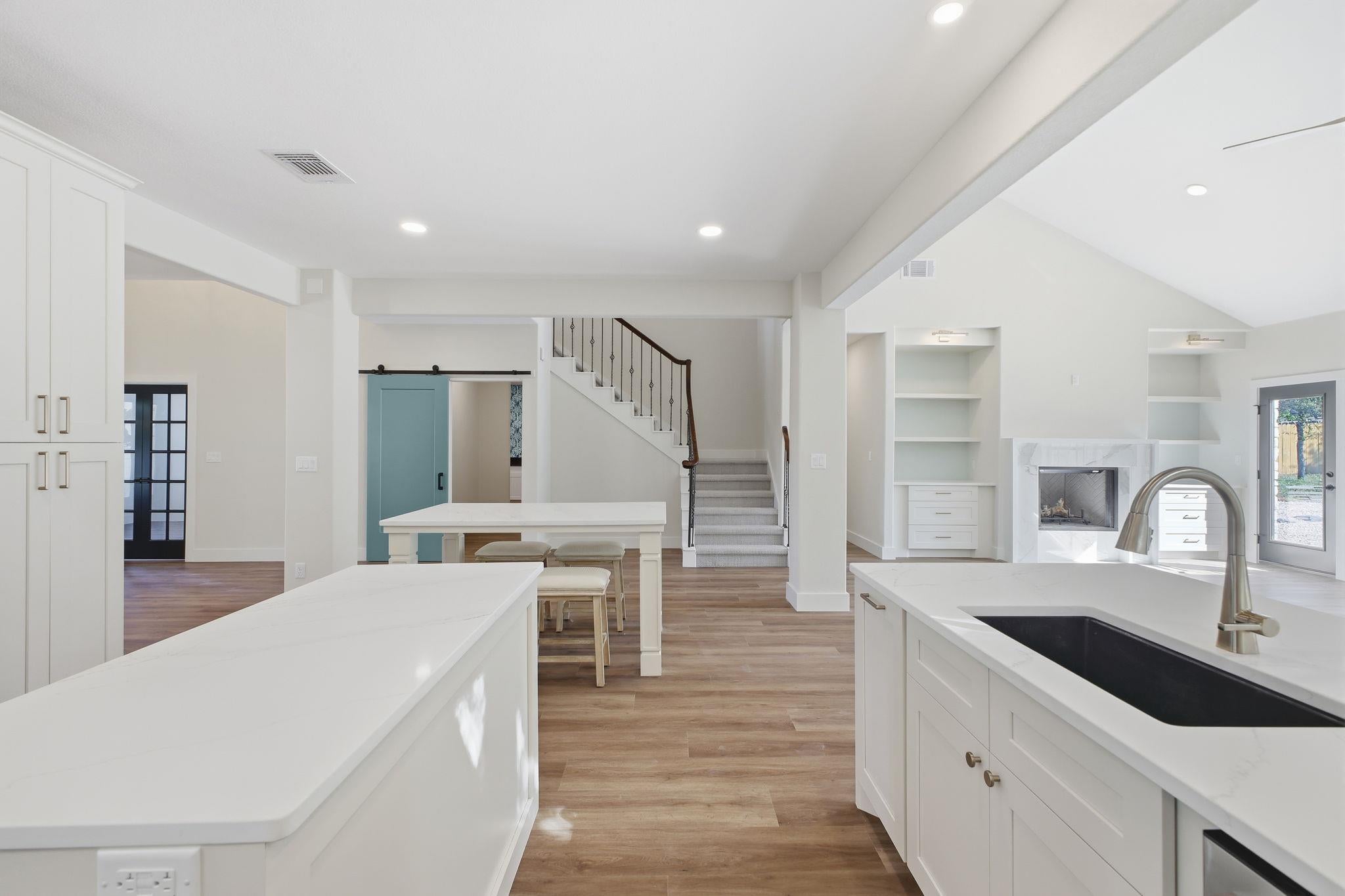 3011 River WAY