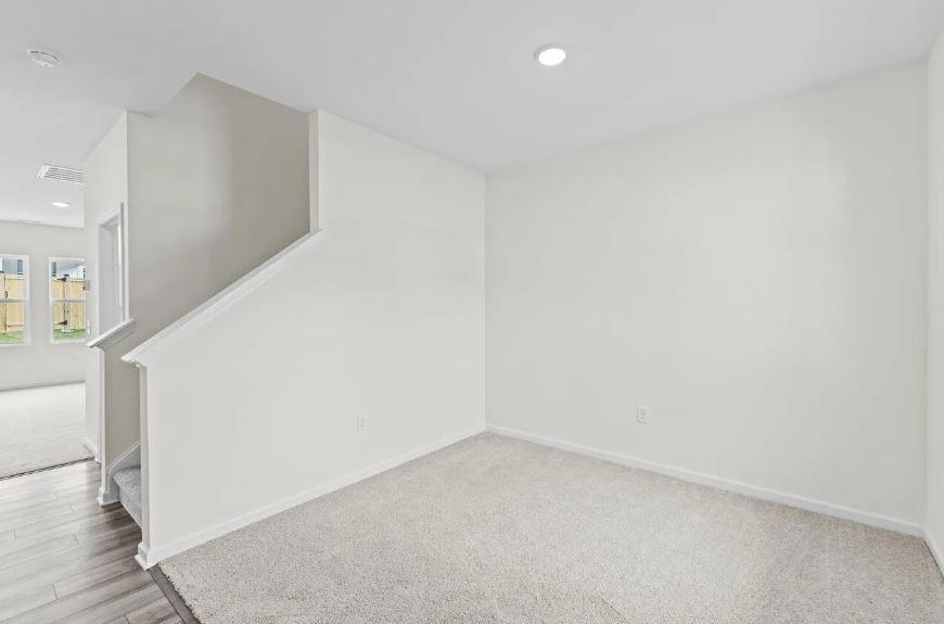411 Stonebrook DR