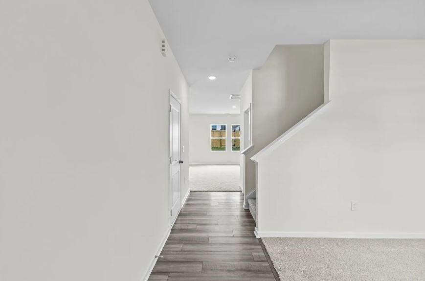 411 Stonebrook DR