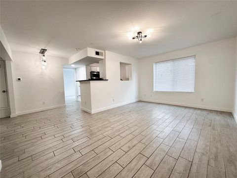 Photo of 1307 Norwalk LN #102, Austin, TX 78703 (MLS # 7975449)
