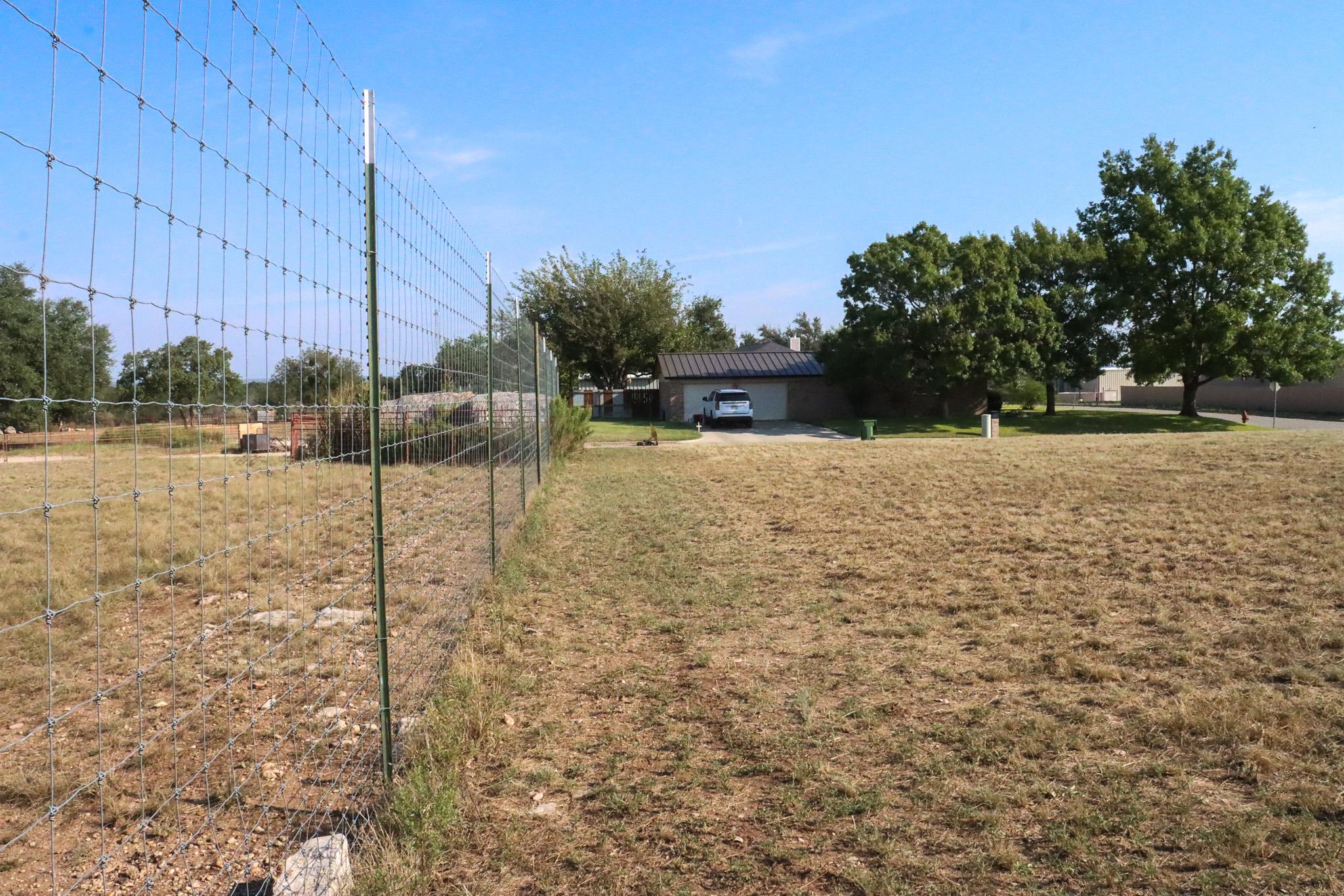 205 E Kelly LN
