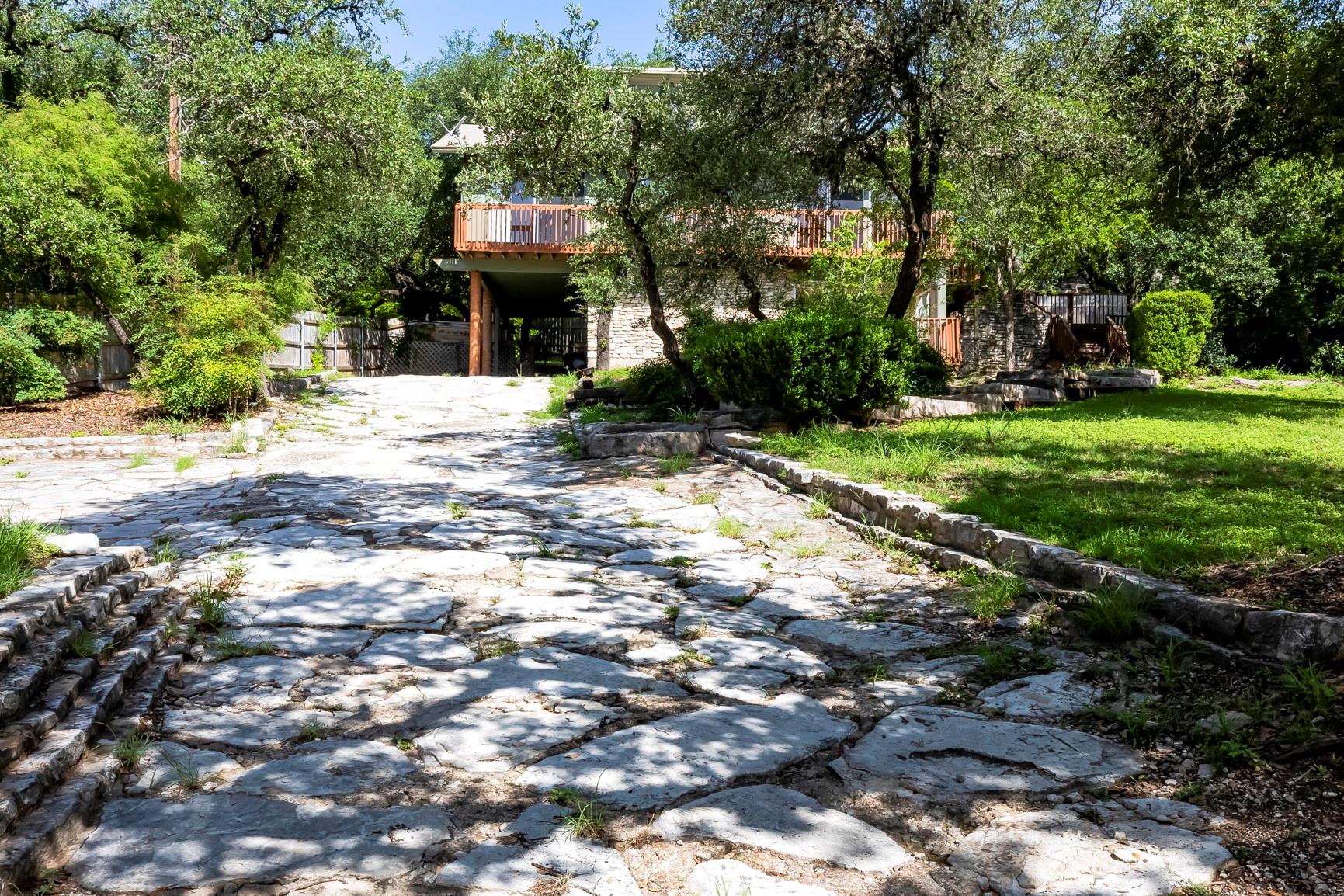 208 Westhaven DR