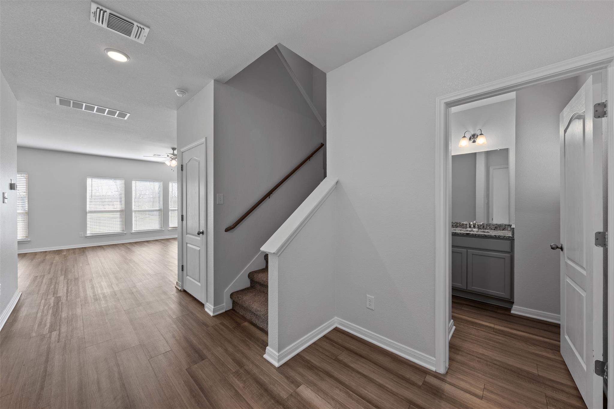607 Friar Tuck DR