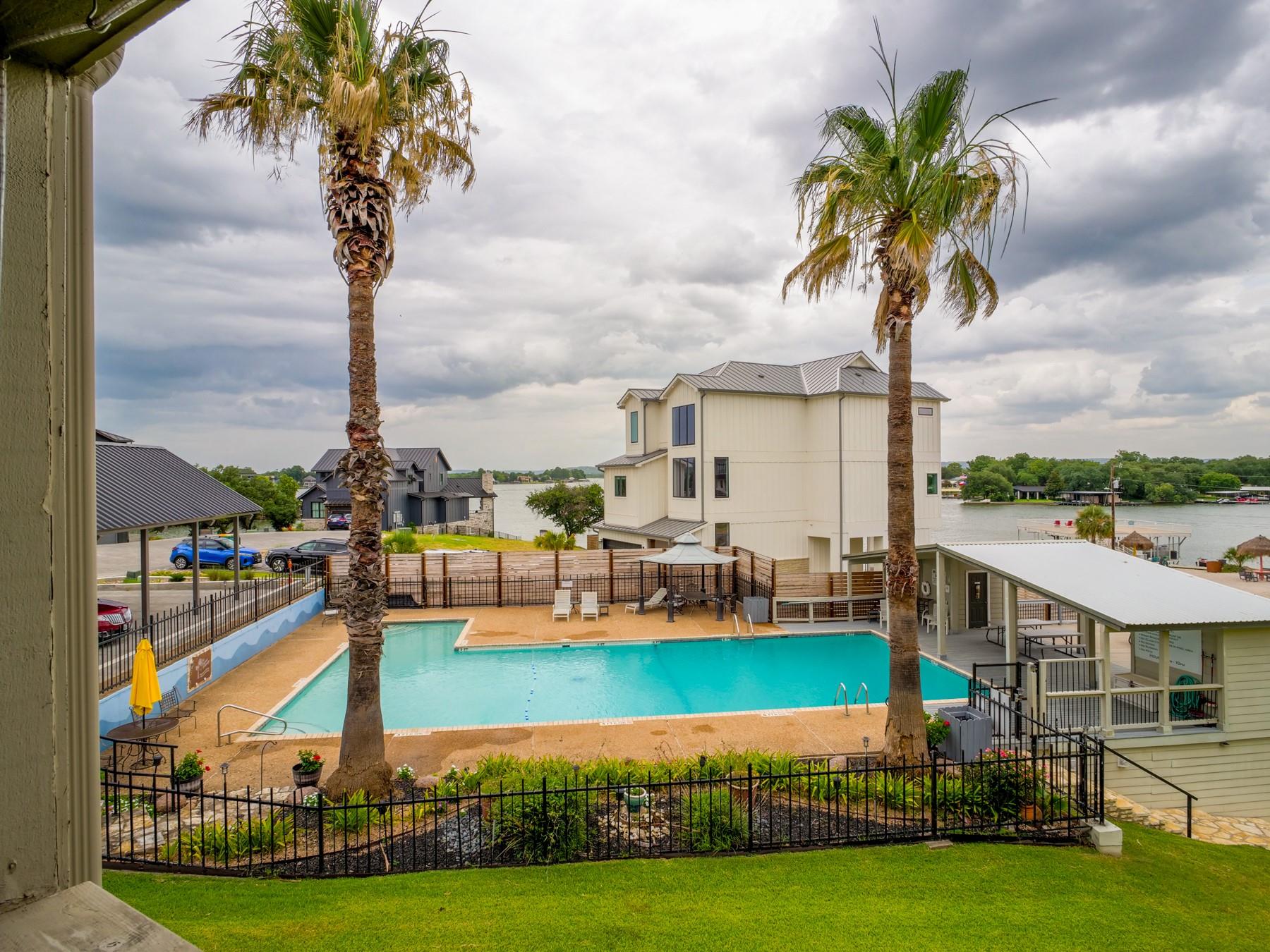 604 Highcrest DR 722