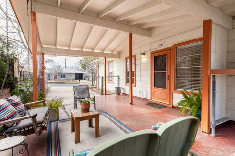 Photo of 204 La Vista ST, Austin, TX 78704 (MLS # 3790923)