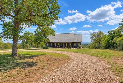 Photo of 198 Rolling Oak DR, Elgin, TX 78621 (MLS # 6648432)