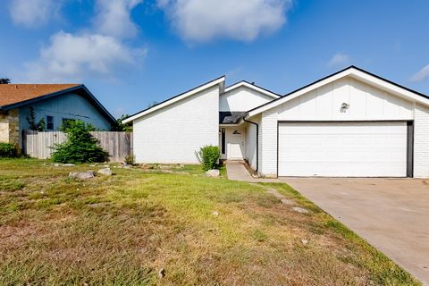 Photo of 506 Stonebridge DR, Round Rock, TX 78681 (MLS # 2269805)