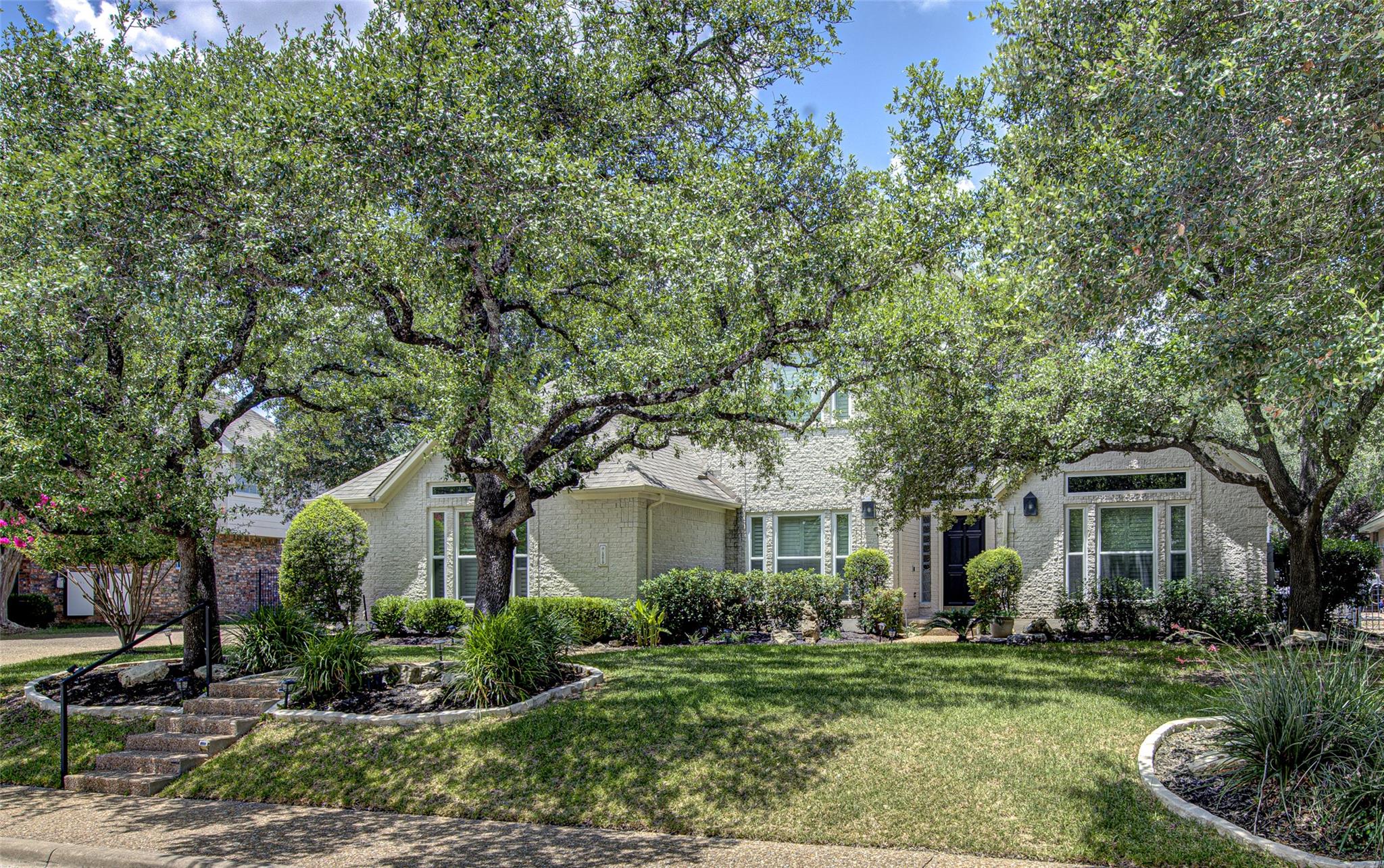 10619 Indigo Broom LOOP