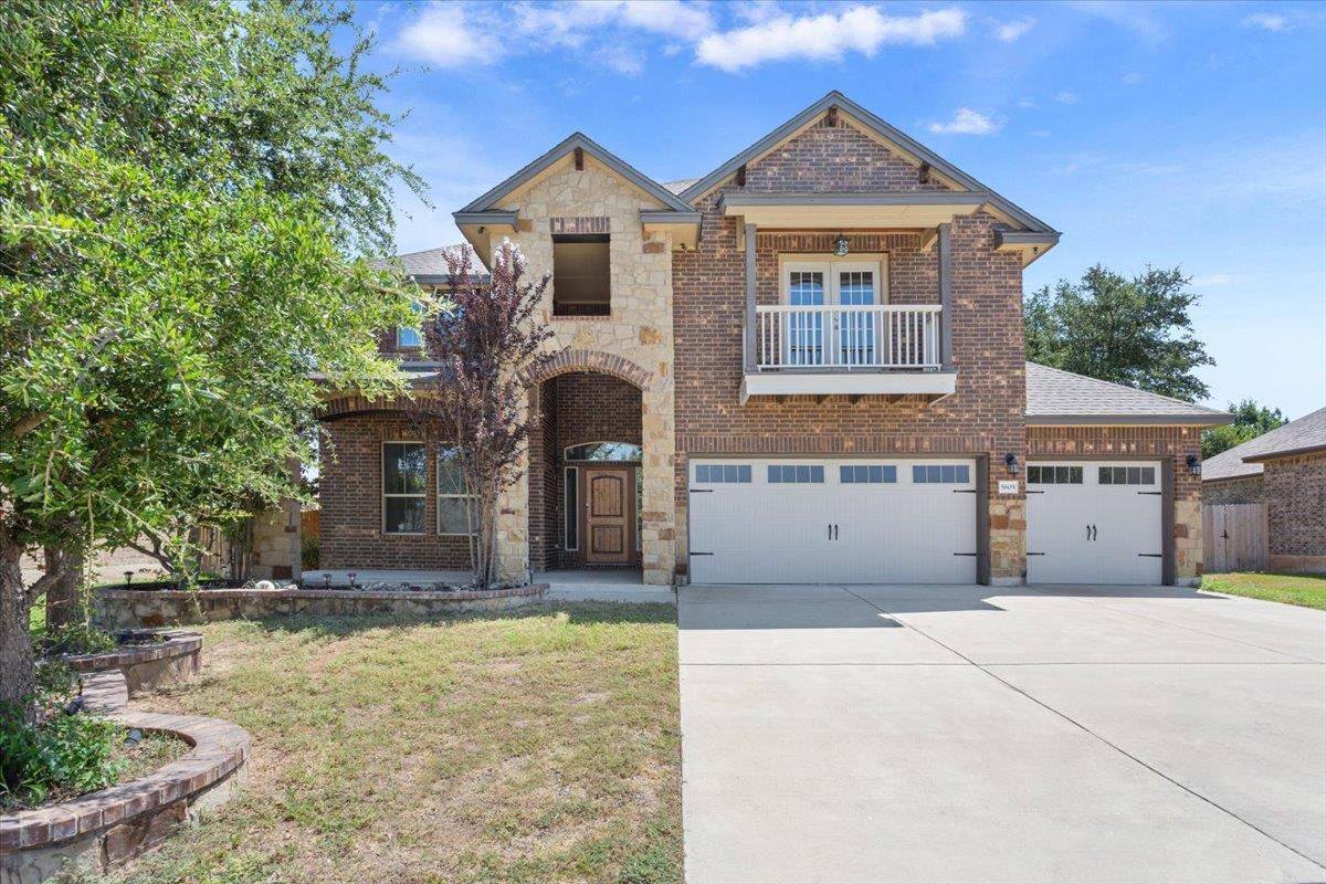 5805 Fenton LN