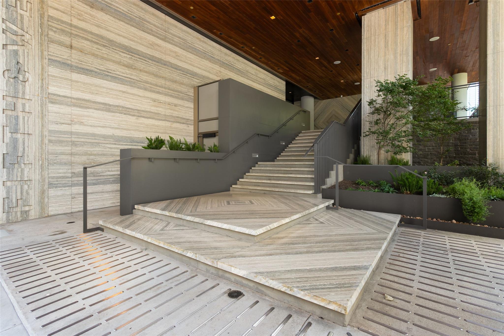 501 West Ave 1304