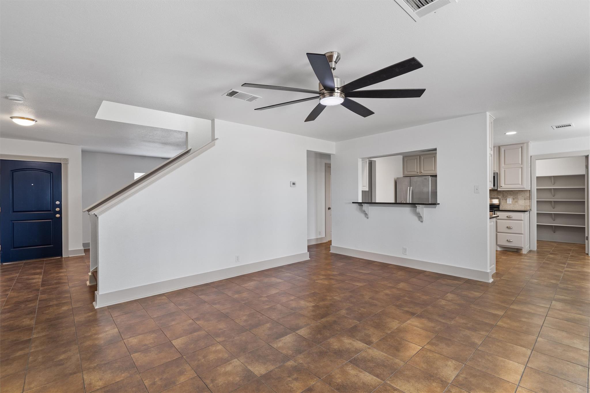 950 Whispering Hollow DR