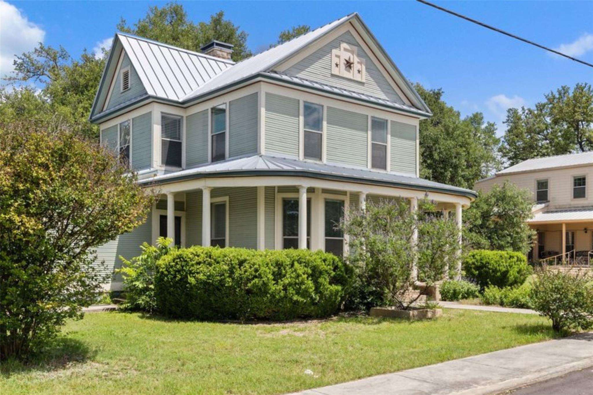 208 Avenue G