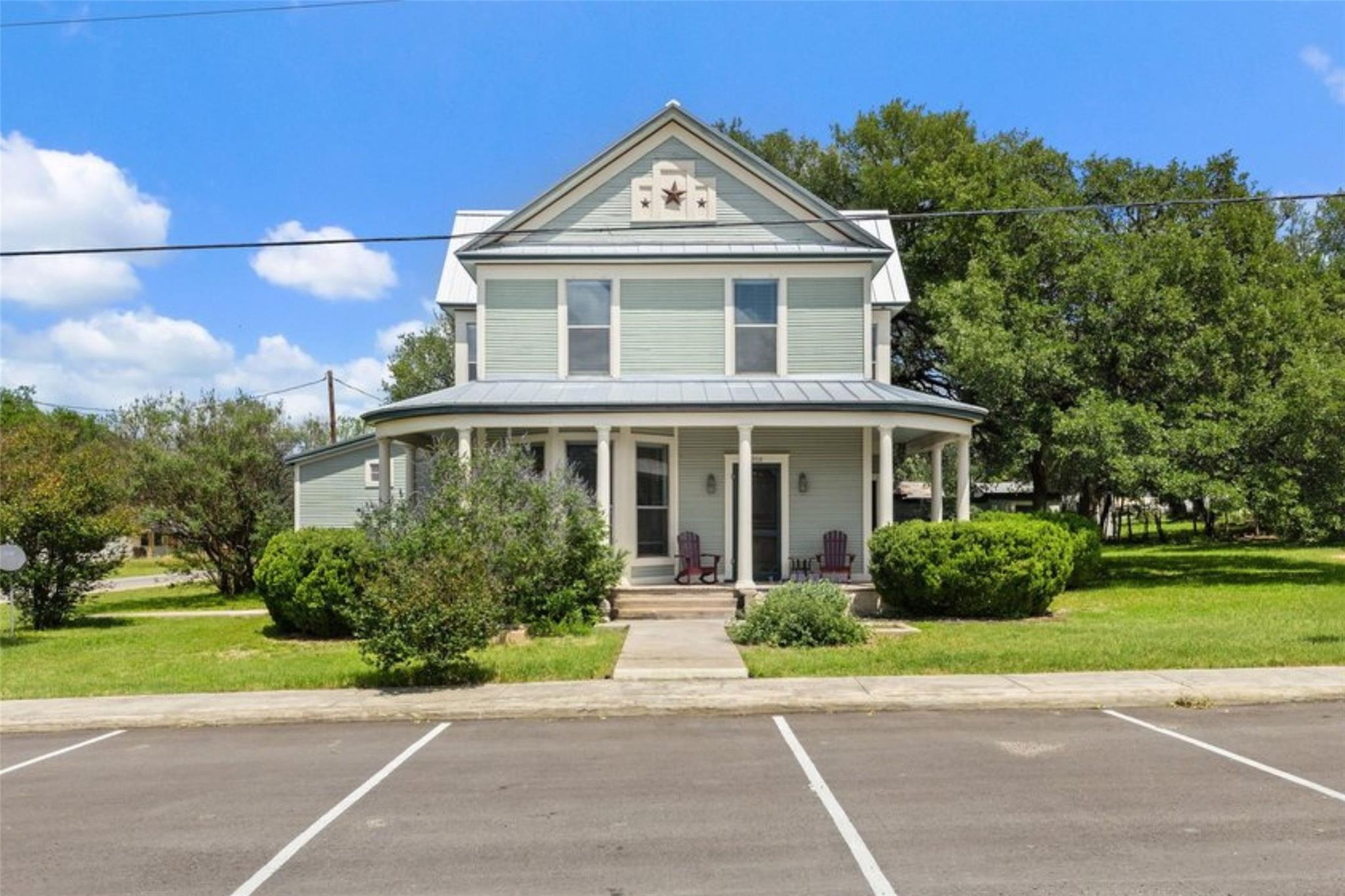 208 Avenue G