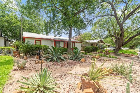 Photo of 7005 Saint Johns CIR, Austin, TX 78757 (MLS # 2061587)