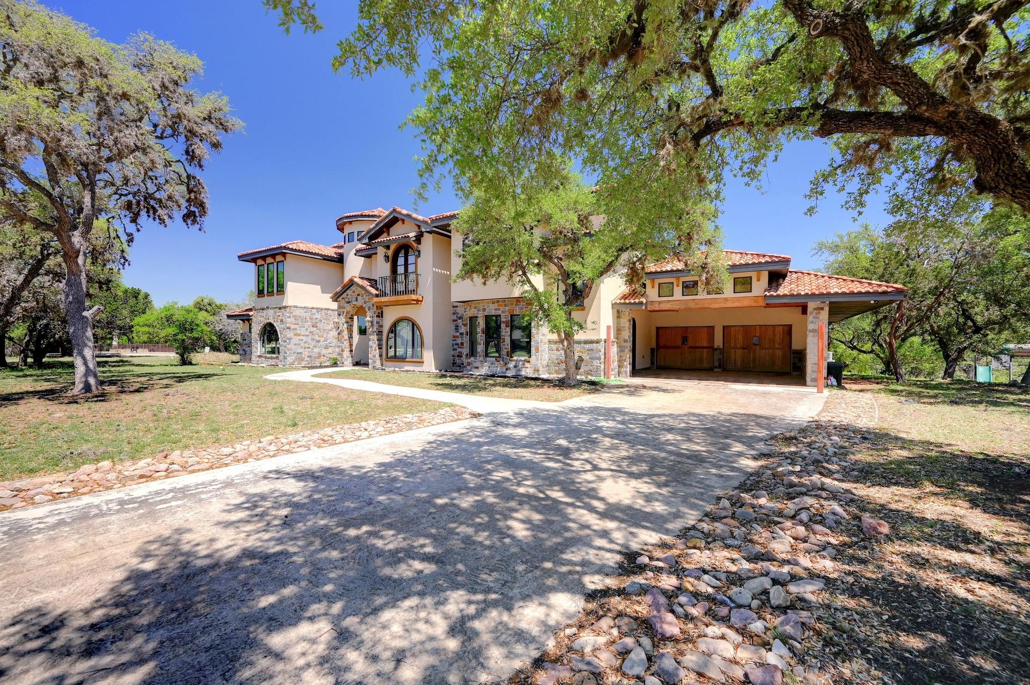 200 SKIPPIN STONE LN