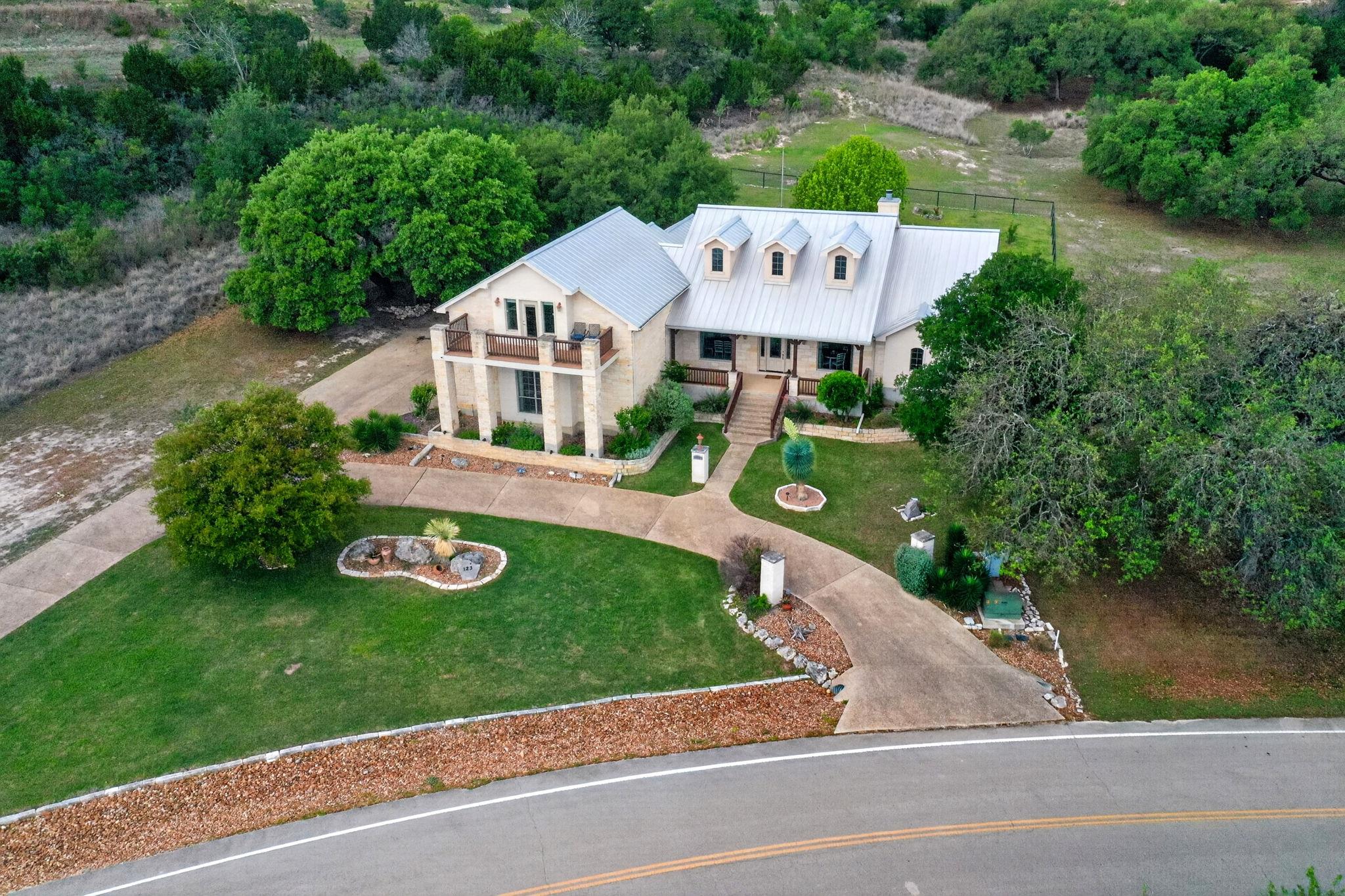 123 GROSBEAK DR DR