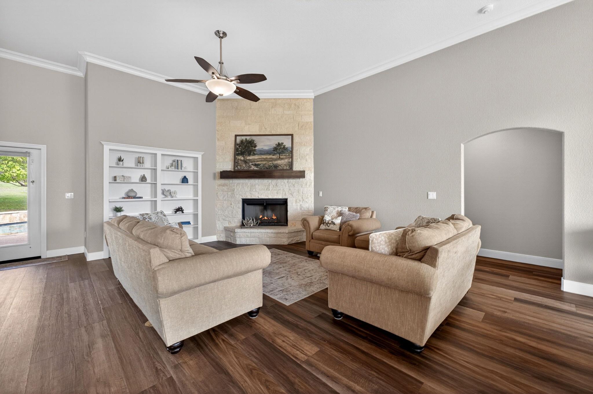 123 GROSBEAK DR