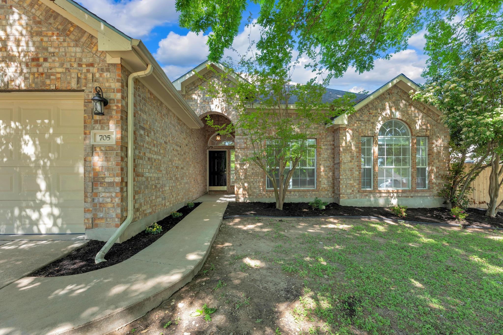 705 Yale DR