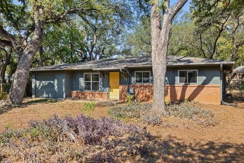 Photo of 5008 Glencoe CIR, Austin, TX 78745 (MLS # 5699765)