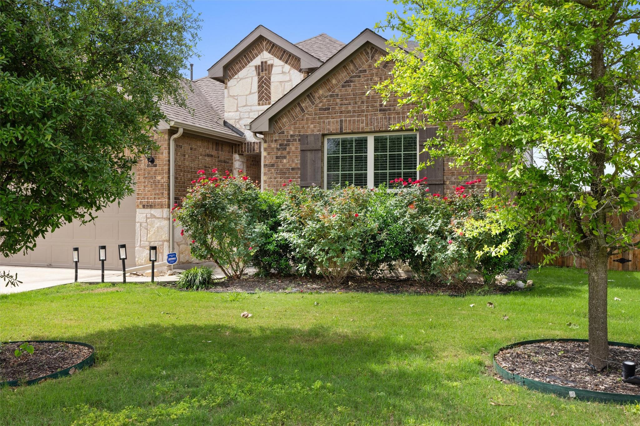 7404 Leonardo DR