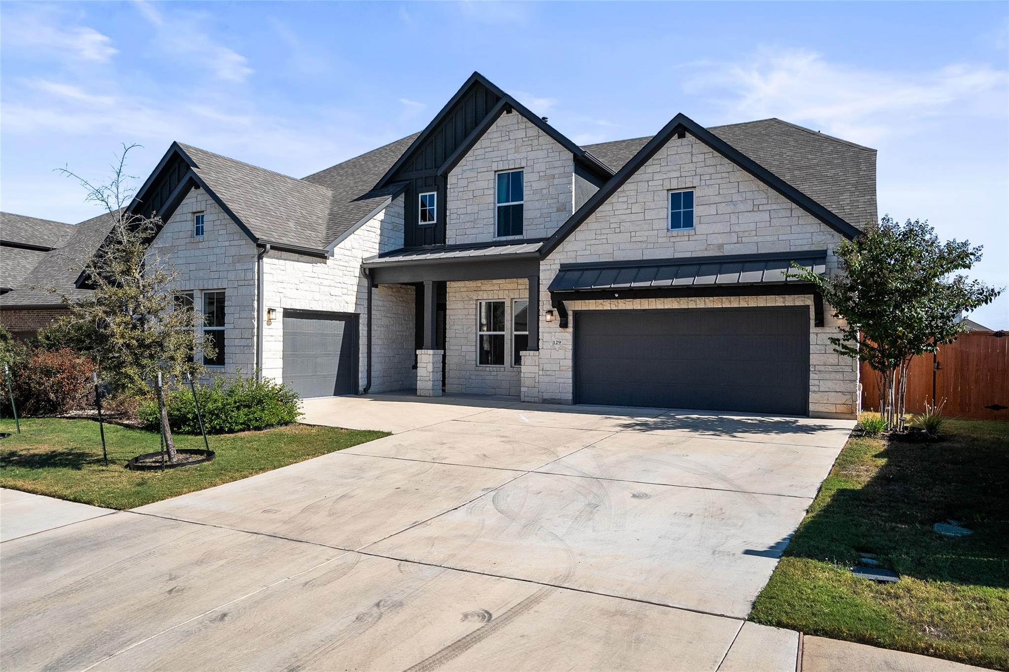 129 Low River LN