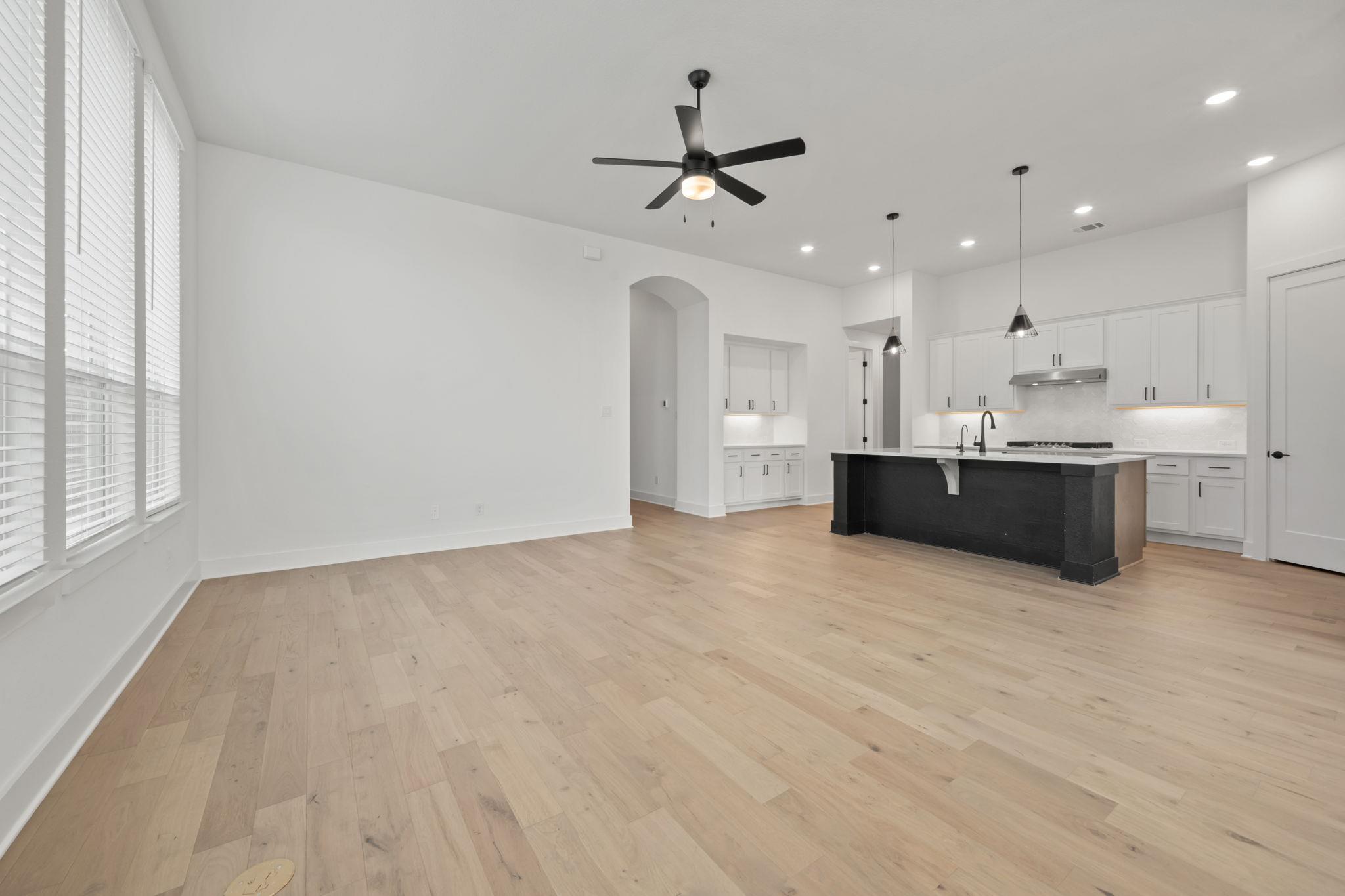 475 Biscayne Bay BND