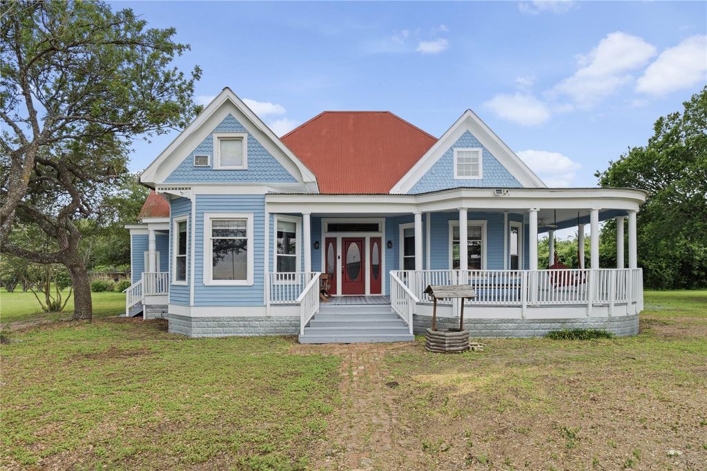 Photo of 501 Mish Mash Mall LN, Schulenburg, TX 78956 (MLS # 4850112)