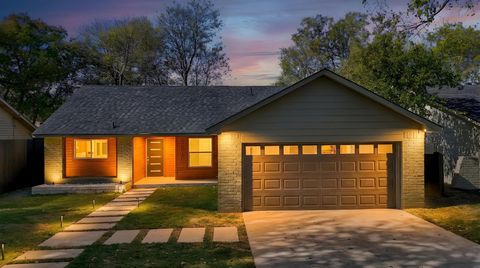 Photo of 7010 Meadow RUN, Austin, TX 78745 (MLS # 6856261)